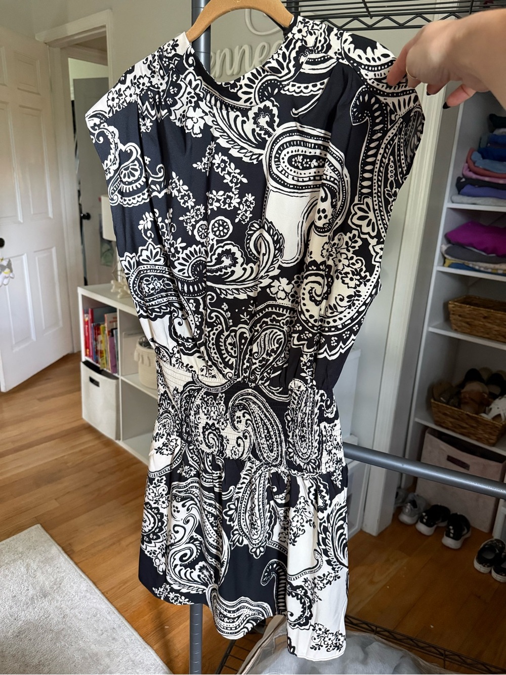 Express Like New! ✨ Black & White Paisley Sleeveless Dress